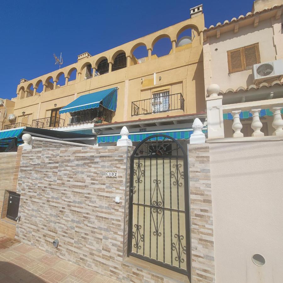 Villa House With Roof Terrace à La Mata  Extérieur photo